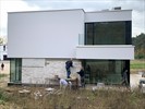 Villa Dieter Paquay, Claes Vanoppen architecten Kermt, duurzaam bouwen - Beltrami Woodstone Grey Perlato steenstrips